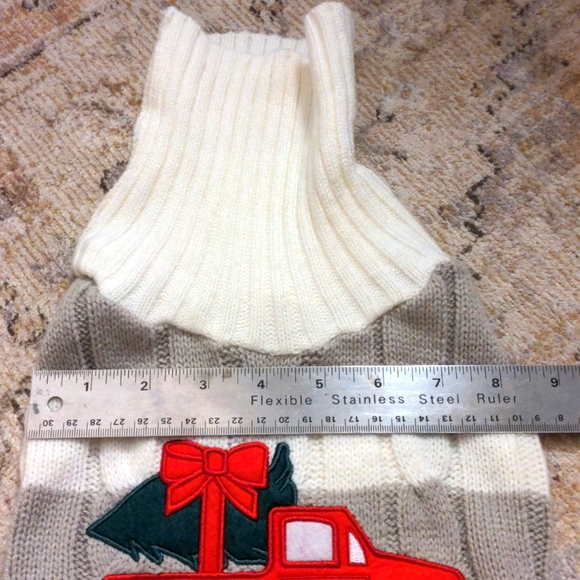 Dog cable knit holiday sweater - Picture 10 of 13